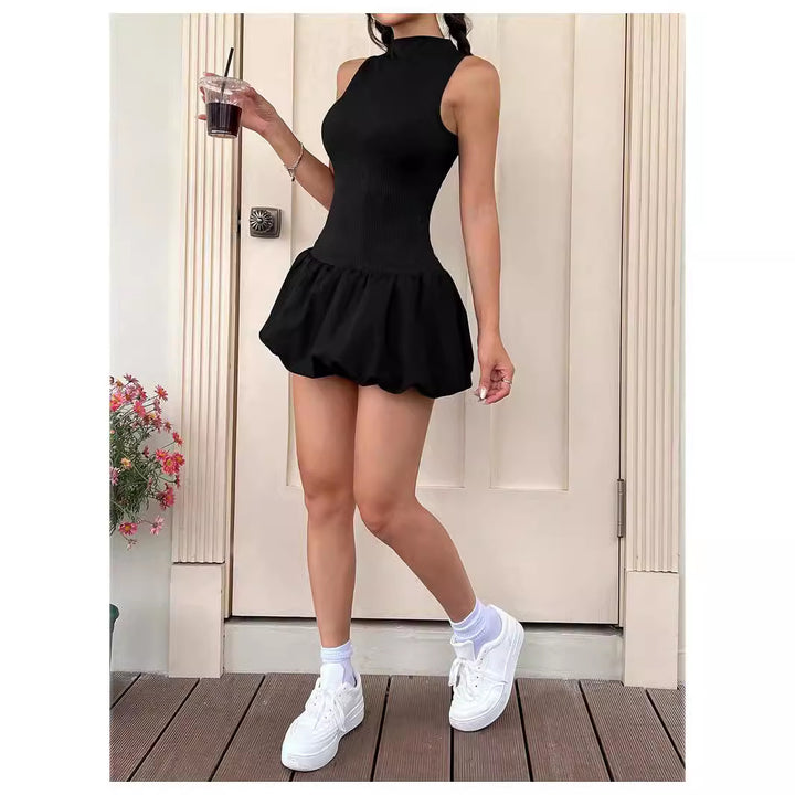 Dame trendy mini-kjole med høy krage og voluminøst skjørt Skjora