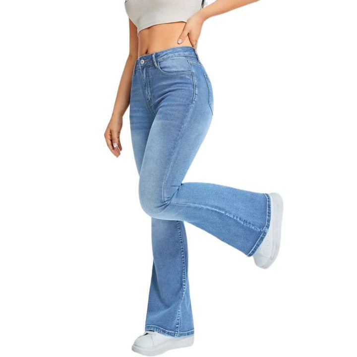 Dame Bootcut Jeans med høy midje og moderne vask Skjora
