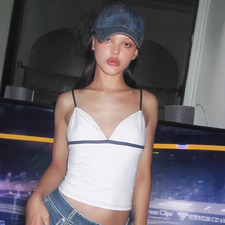Dame Crop-Top med dyp V-hals og justerbare stropper Skjora