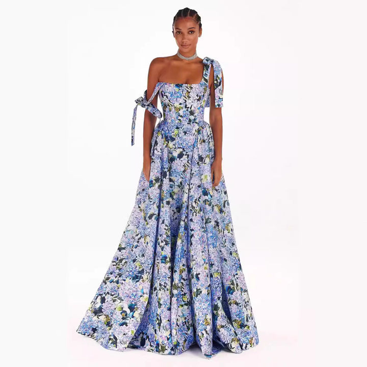 Kvinnelig Elegant Maxi Kjole med Av-Shoulder Stropper og Blomstertrykk