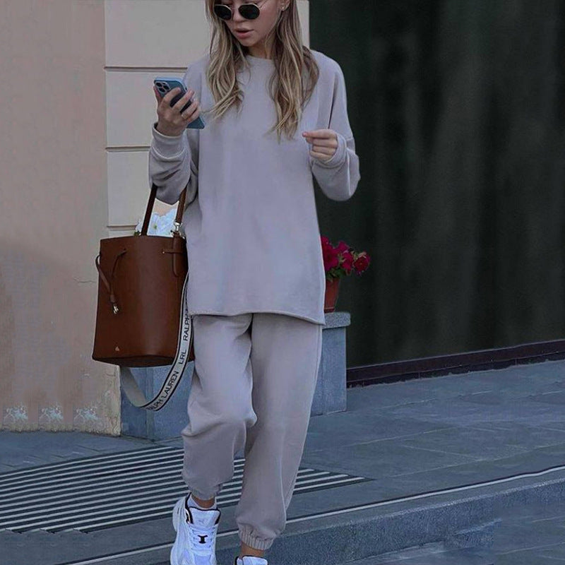 Kvinne casual sweatsuit med en avslappet passform og komfortable materialer Skjora