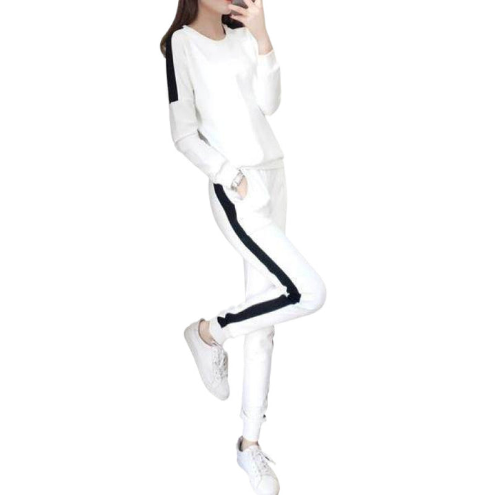 Kvinnelig Sporty Sweatset Skjora