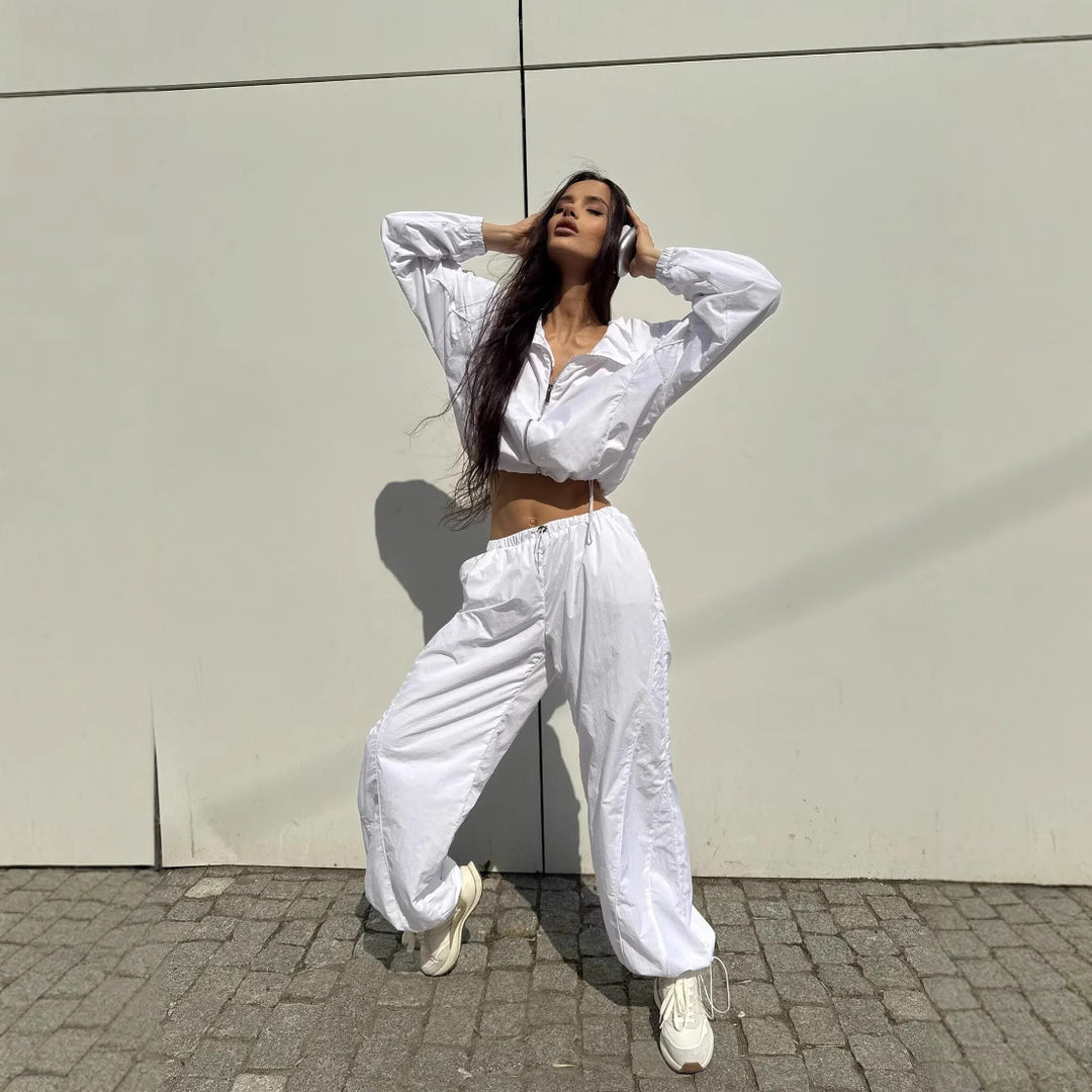 Kvinnes sporty cropped jakke med elastiske ermer Skjora