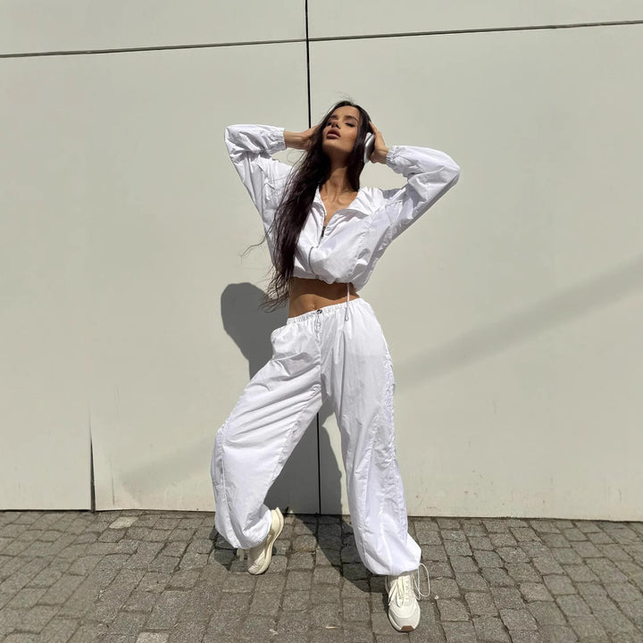Kvinnes sporty cropped jakke med elastiske ermer Skjora