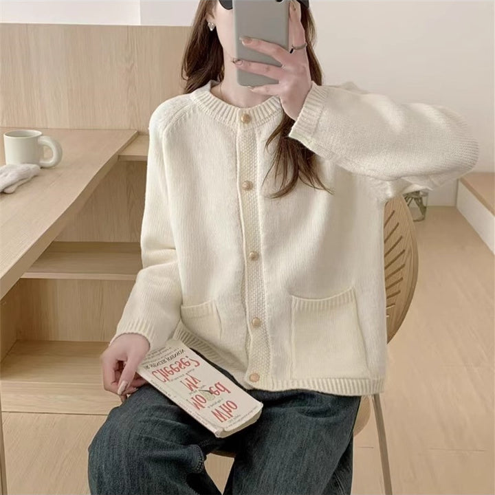 Dame cardigan med høy kvalitet strikketekstur og praktiske lommer Skjora