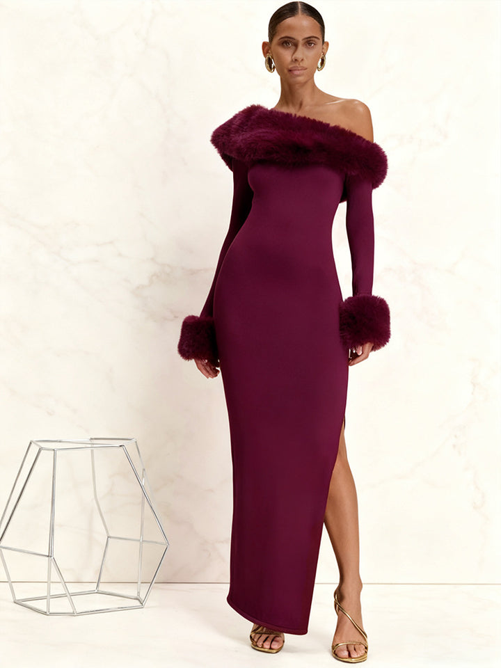 Dame langermet maxikjole med off-shoulder-look og elegante pelsdetaljer