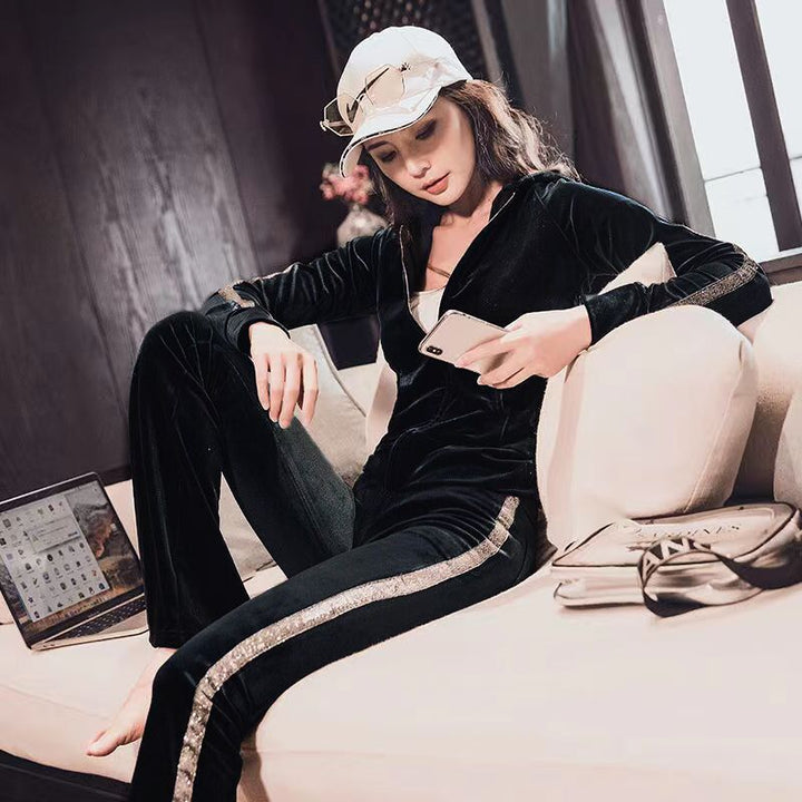 Kvinners sporty fleece loungewear sett med glitrende akksenter Skjora