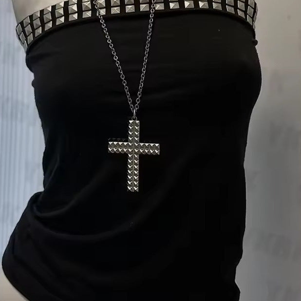Dame skjørt med spisst design og naglebesetning Skjora