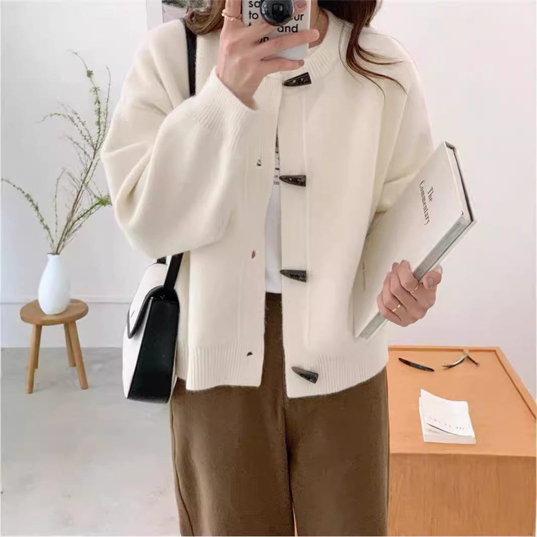 Kvinnelig cardigan med elegante knappedetaljer Skjora