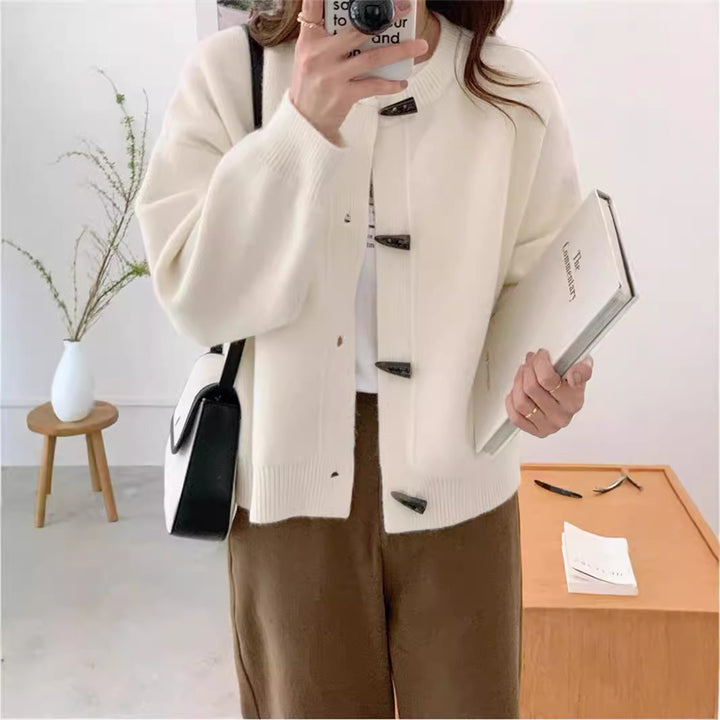 Kvinnelig cardigan med elegante knappedetaljer Skjora