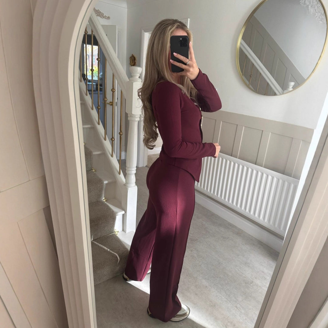 Damer elegant to-delt sett med knapper Skjora