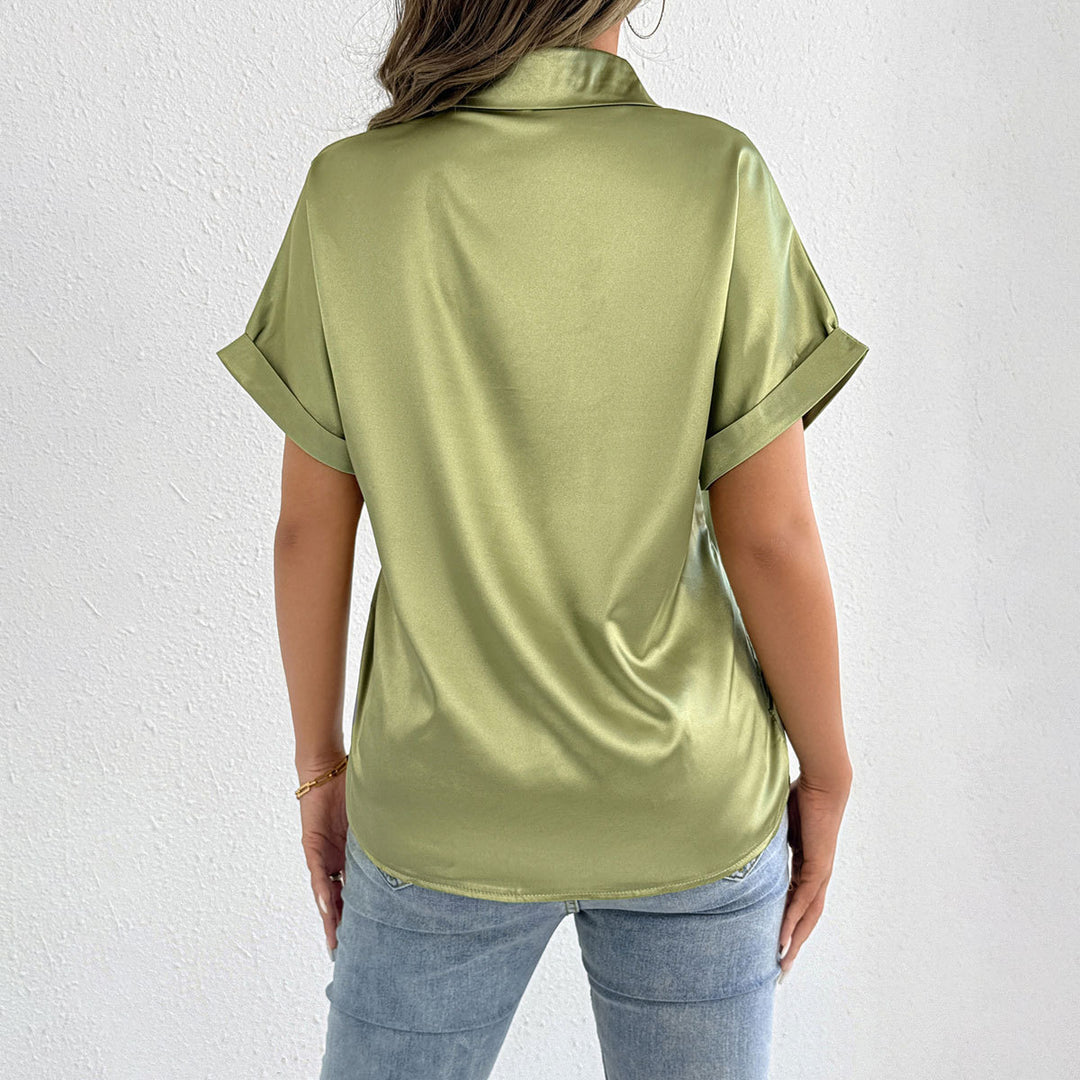 Dame satinbluse med avslappet snitt og elegant krage Skjora