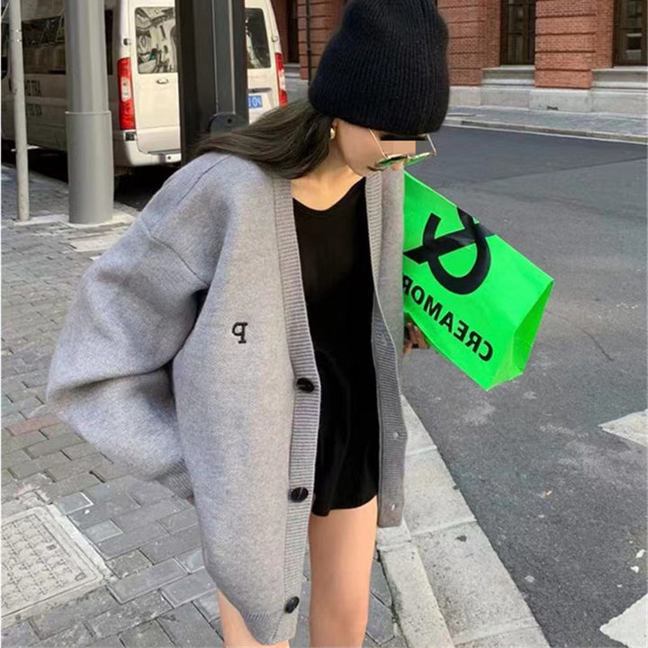 Kvinne oversized strikk blazer med trendy snitt og fint strikket mønster Skjora