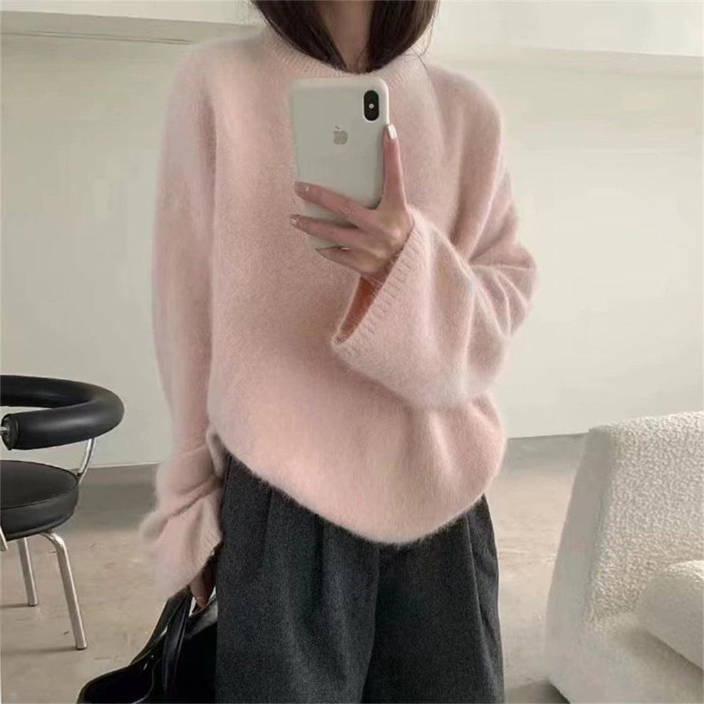 Kvinners fluffy genser med oversized snitt laget av mohairull Skjora