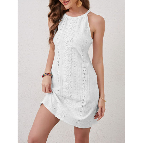 Dame sommerkjole med elegant cut-out-design og blomsterbroderi Skjora