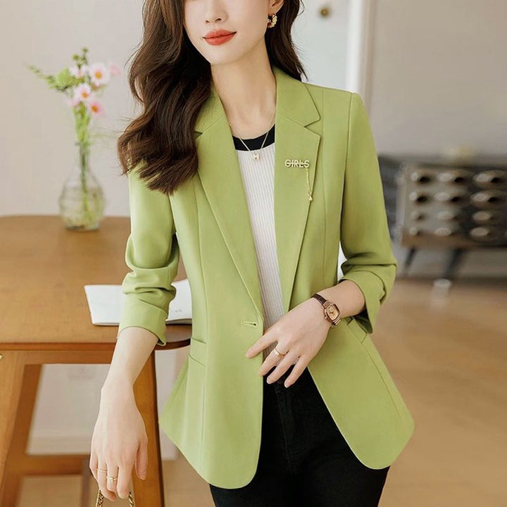 Damer moderne blazer med en litt tilpasset passform Skjora