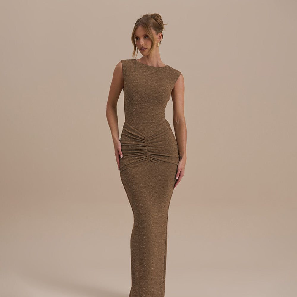 Dame glamorøs kveldskjole med figurtilpasset snitt og elegant drapering Skjora
