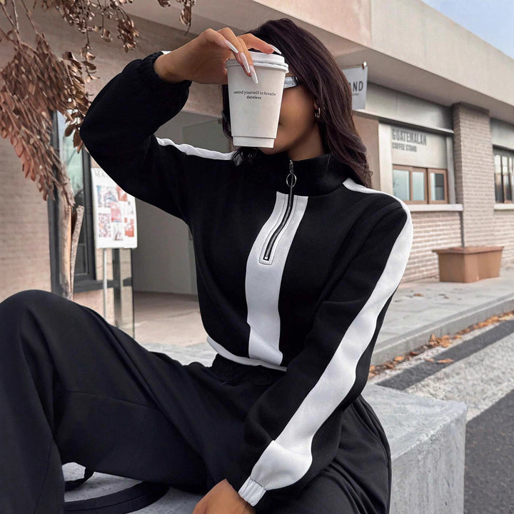 Dame sporty loungewear-set med halv glidelås og elegante kontraststriper Skjora