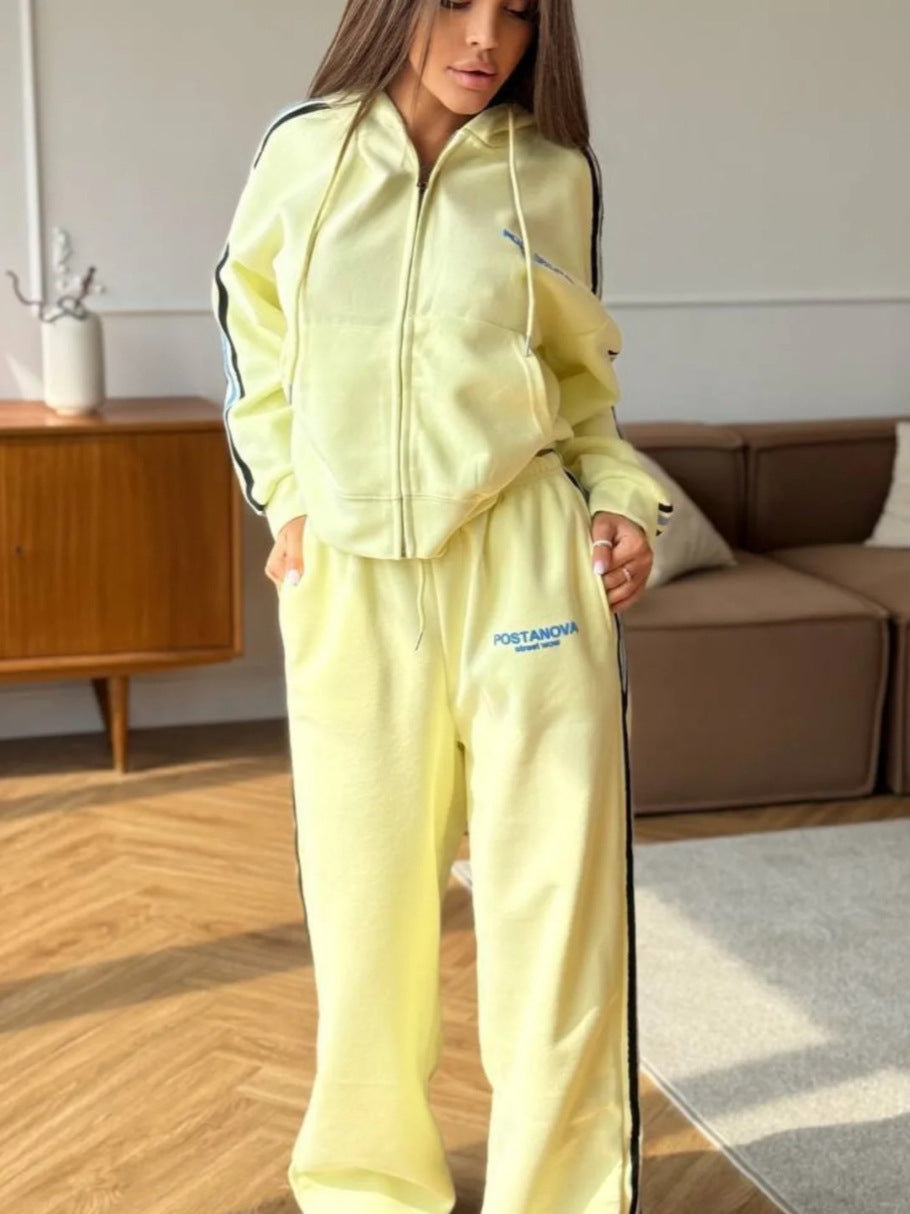 Kvinnenes sporty fritidssett med casual zip hettegenser og komfortable joggebukser Skjora