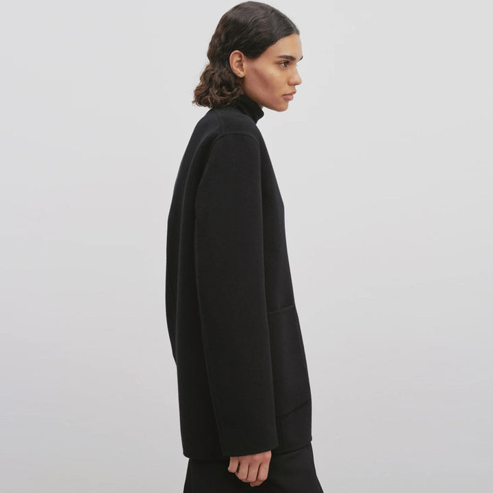 Dame elegant strikk blazer med stor revers og praktiske lommer Skjora