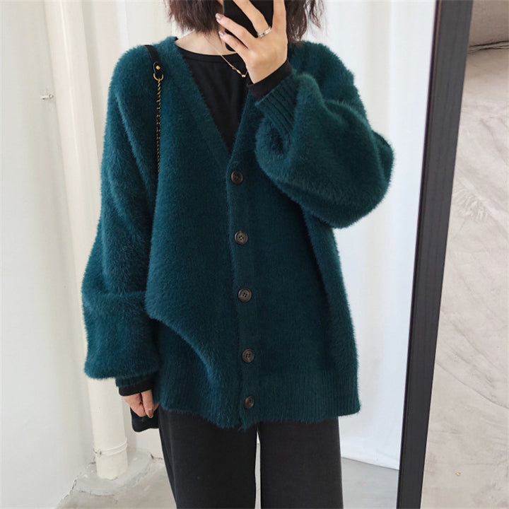 Kvinne Fluffy Cardigan med Store Knapper og Bred Klipp Design Skjora