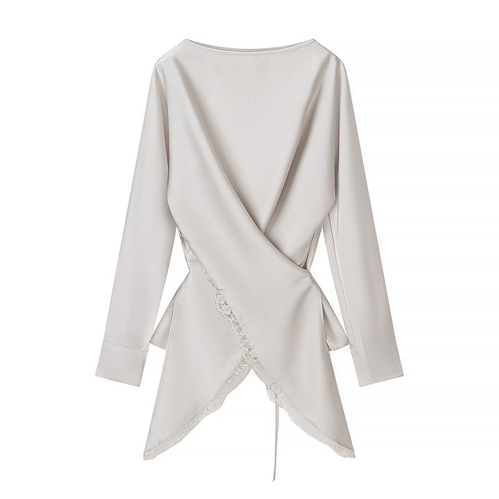 Damer elegant omslagsbluse med blondebesetning og matchende skjørt Skjora