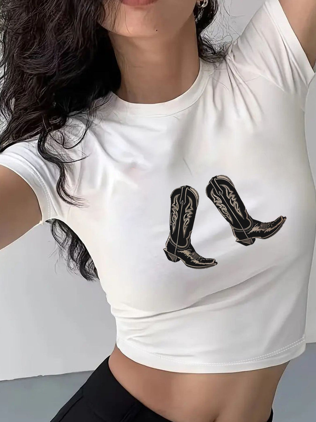 Dame Crop-T-skjorte med iøynefallende statement-trykk Skjora 1777452337