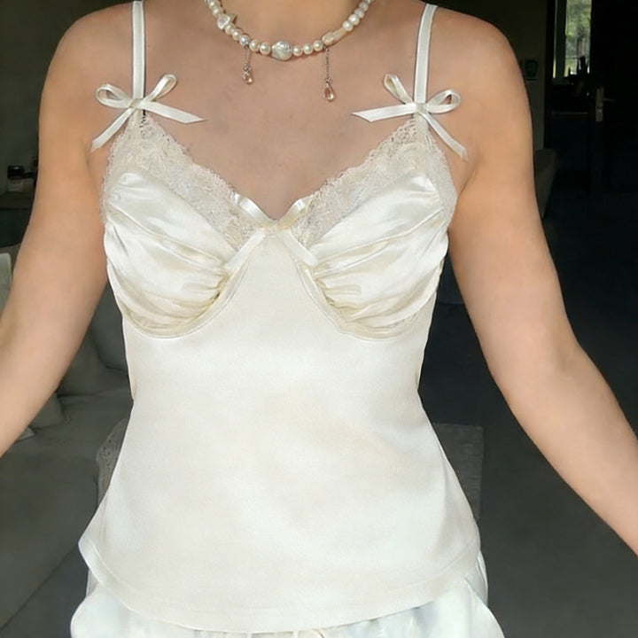 Dame Satin-Camisole med blonder og leken sløyfer Skjora