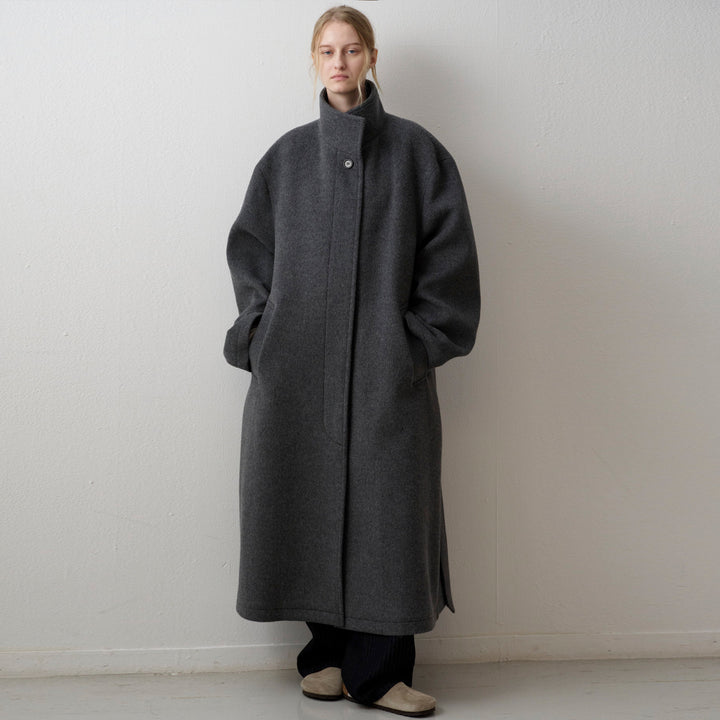 Women's elegant and oversized wool coat Skjora