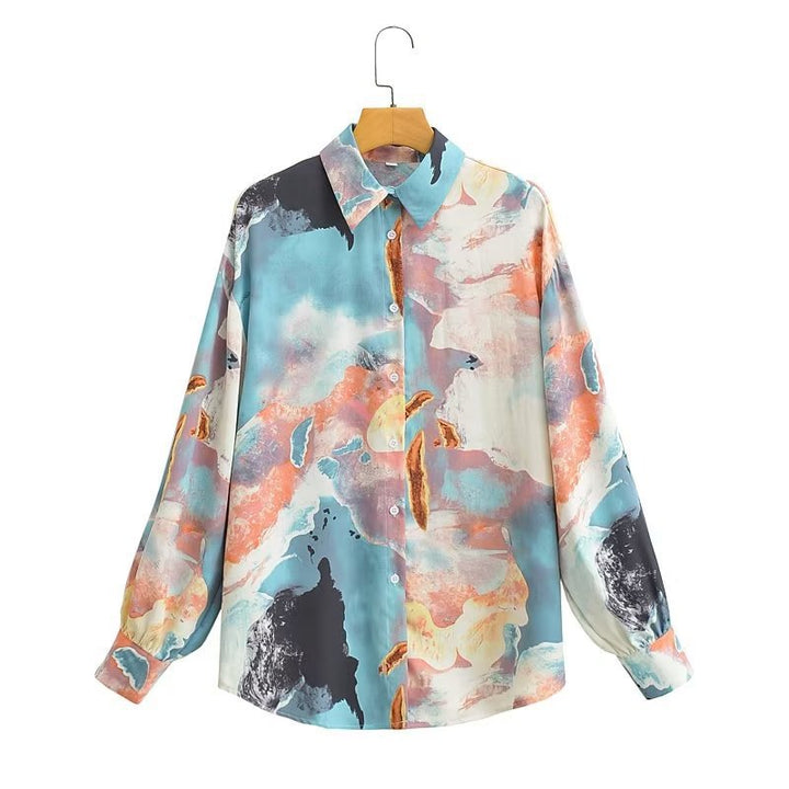 Kvinnens langermede silke bluse med moderne gradient