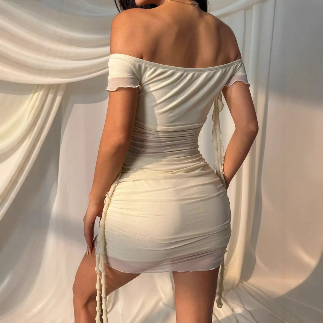 Dame Off-Shoulder Minikjole med raffinerte draperingsdetaljer og lekne snøringer Skjora