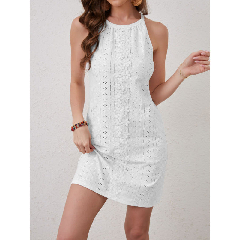Dame sommerkjole med elegant cut-out-design og blomsterbroderi Skjora