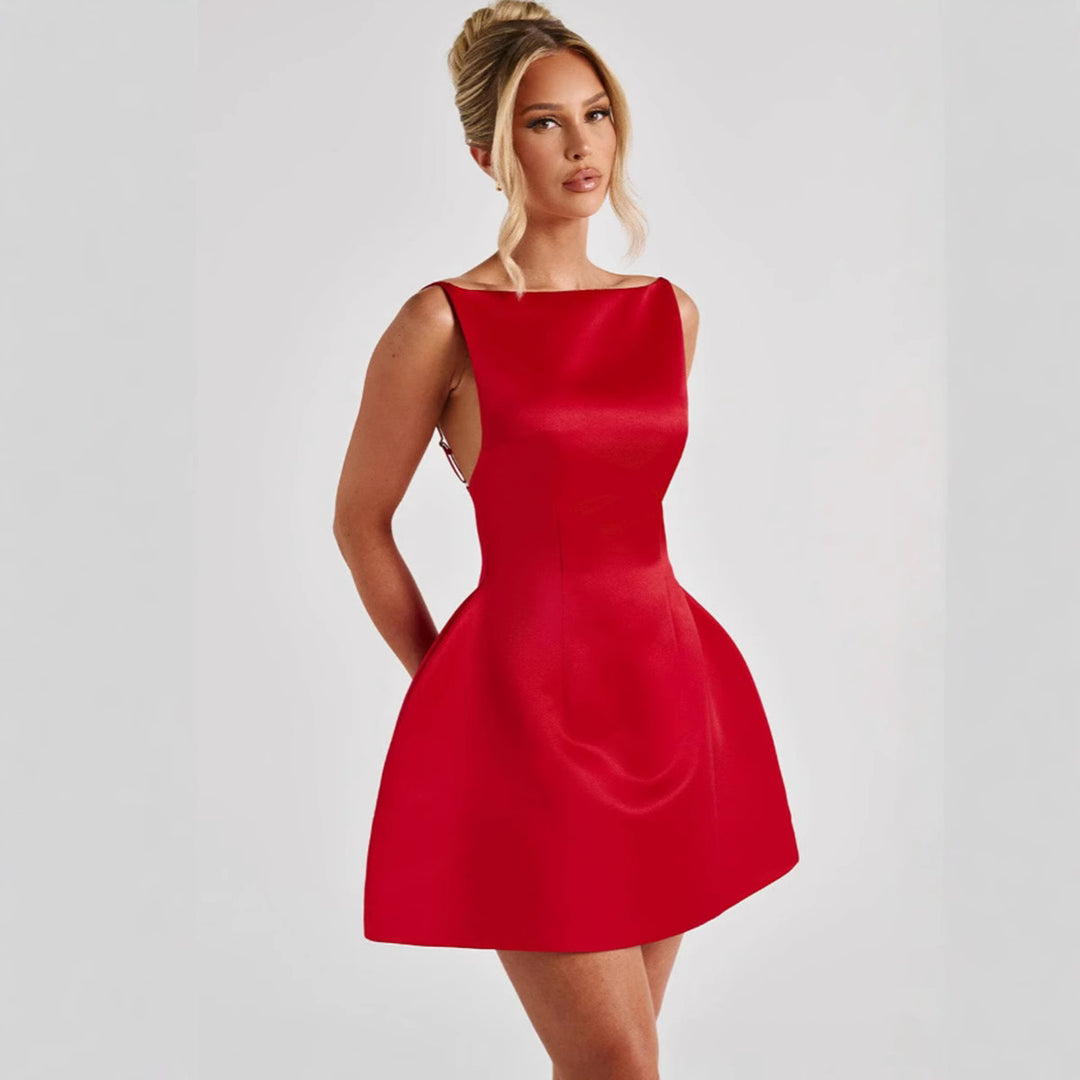 Dame cocktailkjole med elegant A-linje kutt og glamorøs midje-design