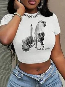 Dame Crop-Top med kunstnerisk statement-trykk Skjora