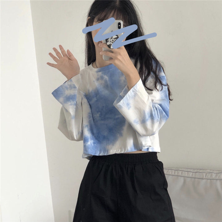 Kvinnenes cropped sweatshirt med moderne batikkdesign og avslappet snitt