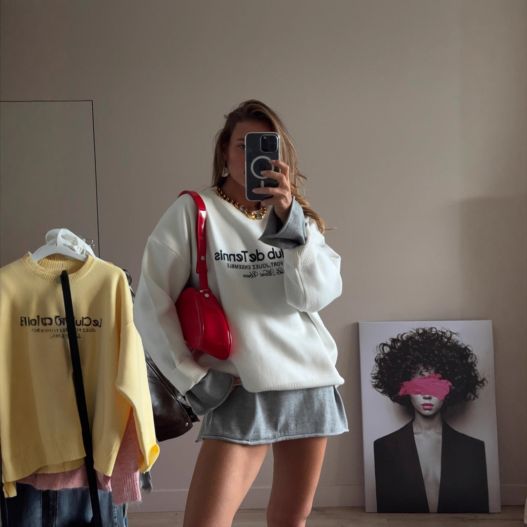 Kvinnes uformelle tie-dye hettegenser med dyp halslinje Skjora