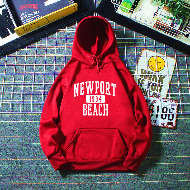 Damer hettegensere med nostalgisk Newport Beach trykk Skjora