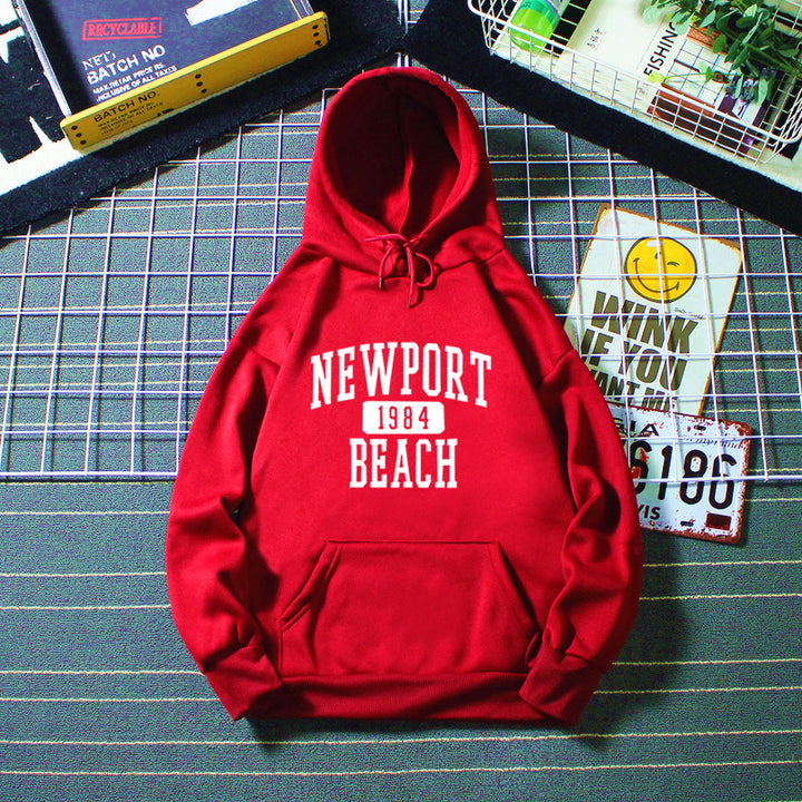 Damer hettegensere med nostalgisk Newport Beach trykk Skjora