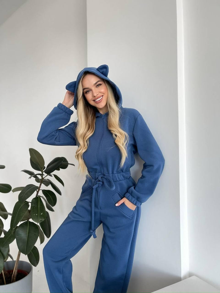 Kvinnenes koselige fleece jumpsuit med hette og søte ører Skjora
