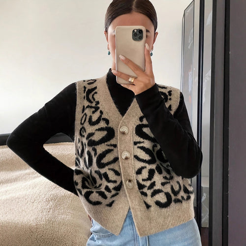 Damer strikket vest med elegant leopardmønster og høy kvalitet knapper Skjora