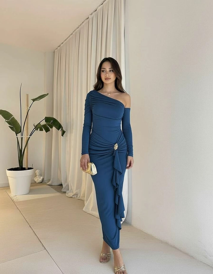 Dame elegant omslagskjole med asymmetrisk design og raffinerte draperinger Skjora