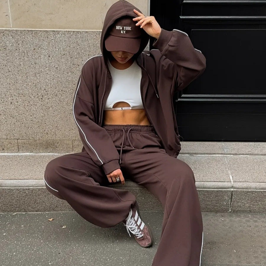 Kvinnens sporty lounge-set med hette og løs passform Skjora