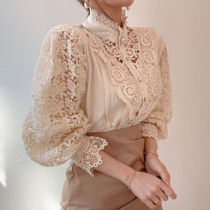 Dame bluse i elegant blonder med høyt krage Skjora