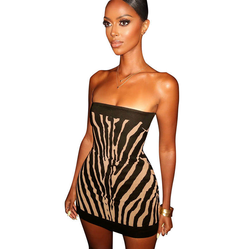 Damer Figurtilpasset Bandeau Kjole i Zebra-design Skjora