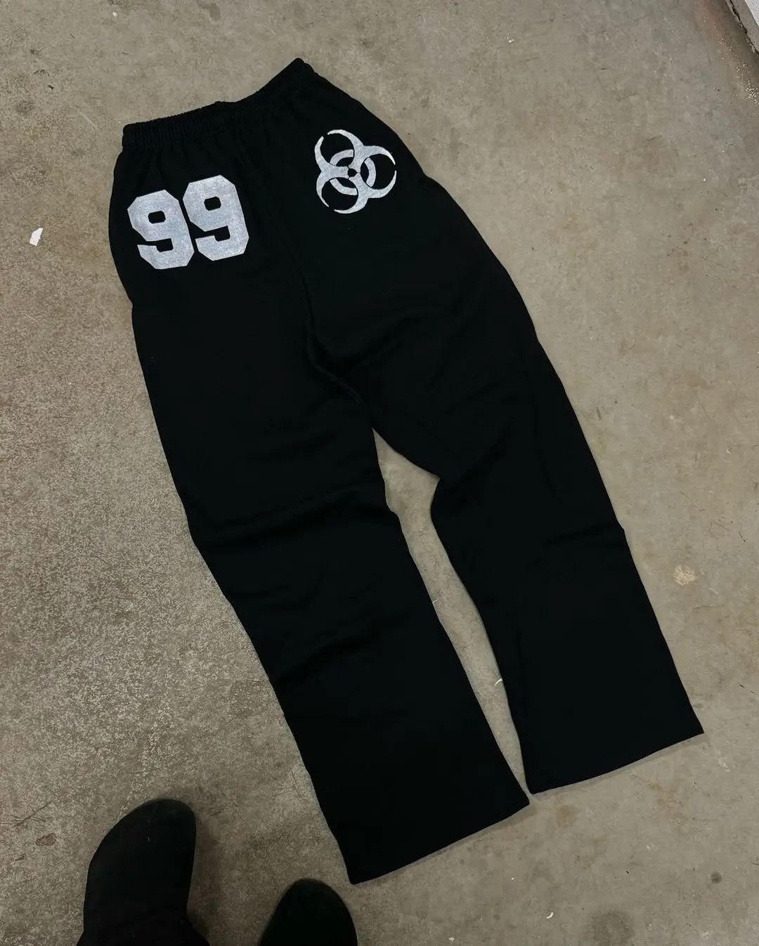 Kvinne joggebukser med urban biohazard-design og komfortabel passform Skjora