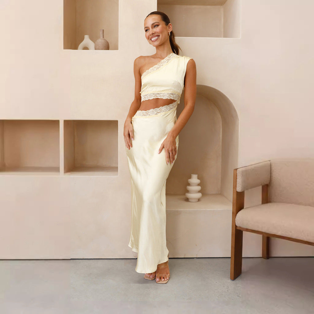 Kvinnens elegante brudekjole med asymmetrisk design og blonder Skjora