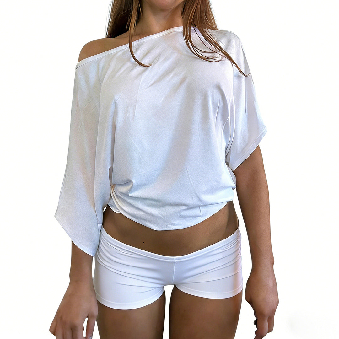 Damer sporty todelt sett med oversized topp og korte shorts Skjora