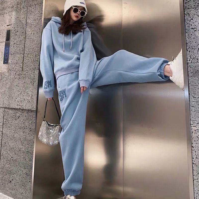 Kvinnens sporty fleece hette sett med myk indre fôr Skjora
