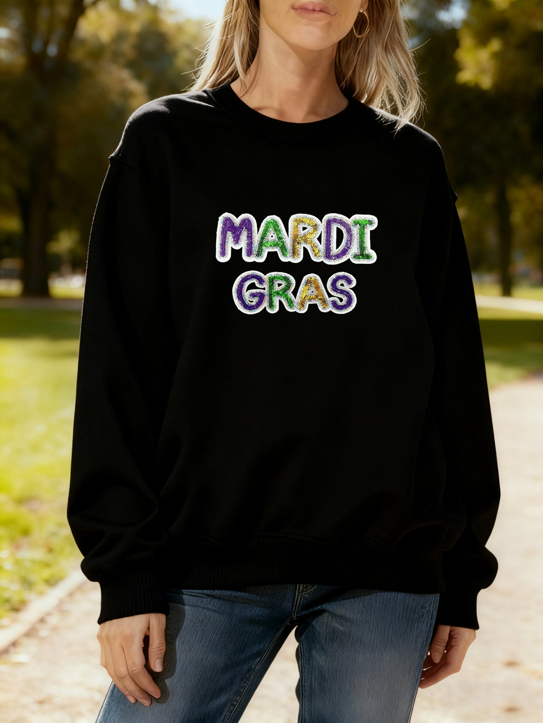 Kvinners hettegenser med livlig Mardi Gras-trykk Skjora