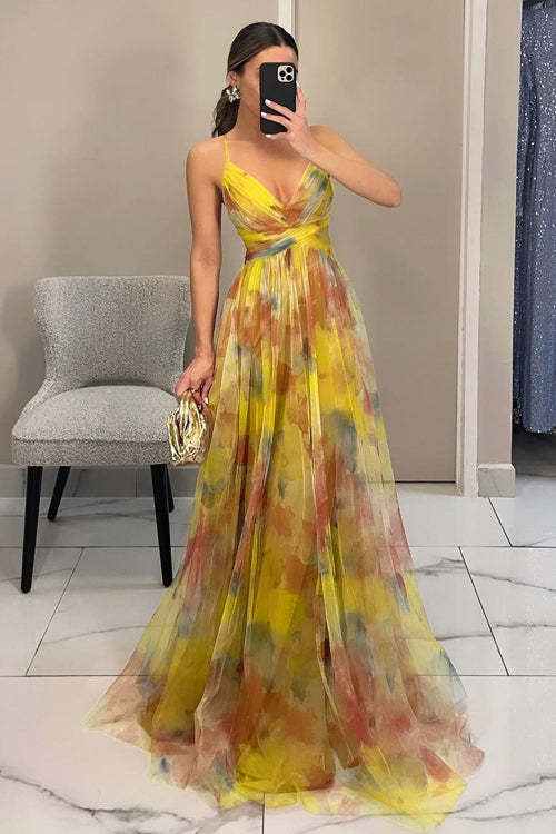 Kvinnelignende Elegant Bryllupsdrakt med Flytende Chiffon og Utskjæringsdetaljer Skjora